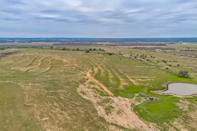 000 Callihan Road, Luling, TX 78648 - Photo 16