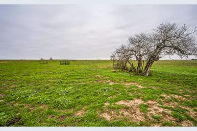 000 Callihan Road, Luling, TX 78648 - Photo 6