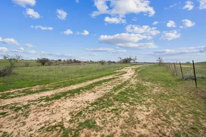 000 Callihan Road, Luling, TX 78648 - Photo 22