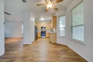 1112 Sundrop Pl, Round Rock, TX 78665 - Photo 4