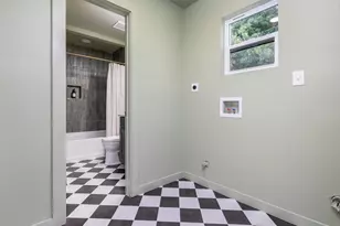 6905 N Creighton Ln, Austin, TX 78723 - Photo 24