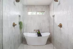 6905 N Creighton Ln, Austin, TX 78723 - Photo 4