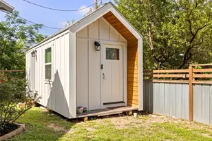 1167 Ridgeway Dr, Austin, TX 78702 - Photo 22