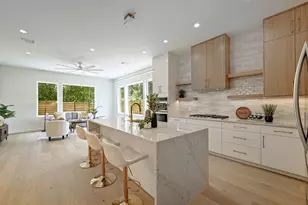 932 E 53rd St, Austin, TX 78751 - Photo 4
