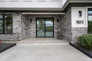 901 Cypress Grove Dr, Austin, TX 78732 - Photo 2