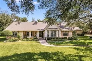 1817 Possum Trot St, Round Rock, TX 78681 - Photo 2