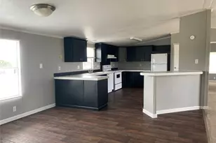 110 Thomas Park Dr, Hutto, TX 78634 - Photo 4