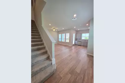 1020 Vista View Drive #302, Georgetown, TX 78626 - Photo 2