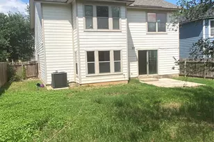 1405 Meadow Pkwy, San Marcos, TX 78666 - Photo 6