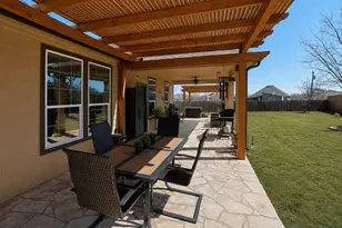 646 Landon Samuel Loop, Pflugerville, TX 78660 - Photo 2