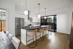 1410 E 3rd St, Austin, TX 78702 - Photo 10
