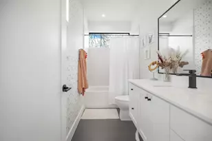 1410 E 3rd St, Austin, TX 78702 - Photo 24