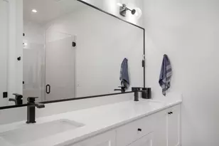 1410 E 3rd St, Austin, TX 78702 - Photo 18