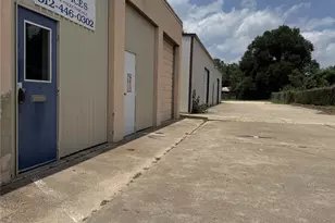 734 W Cameron Ave, Rockdale, TX 76567 - Photo 1