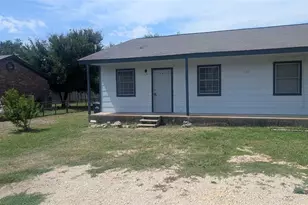 107 Beck St, Florence, TX 76527 - Photo 1