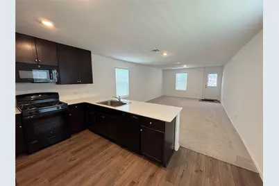 63 Trinity Circle, Lockhart, TX 78644 - Photo 4