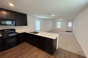 63 Trinity Cir, Lockhart, TX 78644 - Photo 4