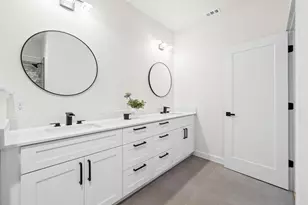 2309 Montopolis Dr, Austin, TX 78741 - Photo 12