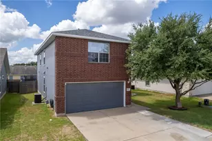18425 Crestwind Ln, Elgin, TX 78621 - Photo 10