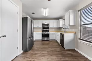 18425 Crestwind Ln, Elgin, TX 78621 - Photo 6