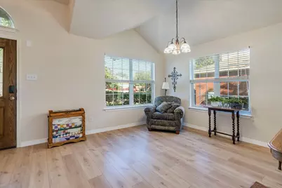 208 Ashwood N Drive N, Kyle, TX 78640 - Photo 4