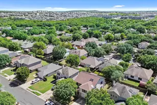 8007 Bramble Bush Dr, Austin, TX 78747 - Photo 38