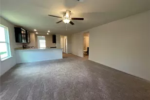 1032 Riverdale Cove, Jarrell, TX 76537 - Photo 14