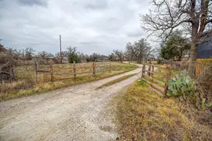 537 Leisure Ln, Cedar Creek, TX 78612 - Photo 4