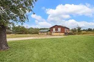 537 Leisure Ln, Cedar Creek, TX 78612 - Photo 34