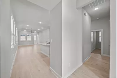 8012 Shining Flor Run, Lago Vista, TX 78645 - Photo 20