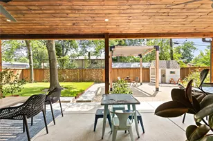 2001 Teakwood Dr, Austin, TX 78757 - Photo 30