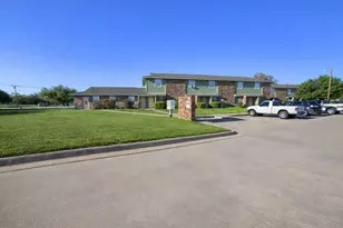 300 Meadow Dr, Rockdale, TX 76567 - Photo 12