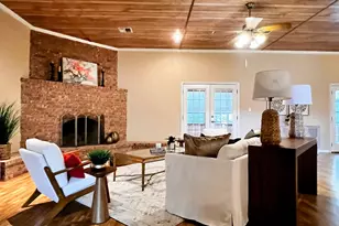 730 Panorama Rd, La Grange, TX 78945 - Photo 2