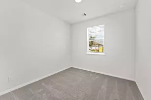 411 Town Lk Bnd, Kyle, TX 78640 - Photo 4