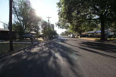327 W Mulberry Street, Fredericksburg, TX 78624 - Photo 30
