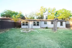 327 W Mulberry St, Fredericksburg, TX 78624 - Photo 12