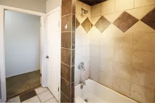 327 W Mulberry St, Fredericksburg, TX 78624 - Photo 24