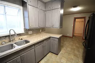 327 W Mulberry St, Fredericksburg, TX 78624 - Photo 22