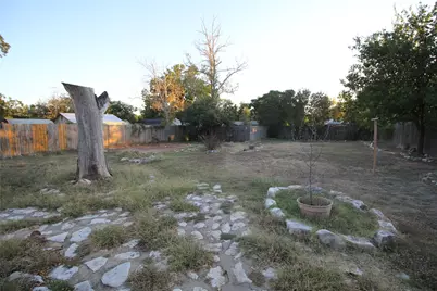327 W Mulberry Street, Fredericksburg, TX 78624 - Photo 32