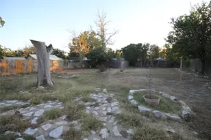 327 W Mulberry St, Fredericksburg, TX 78624 - Photo 32