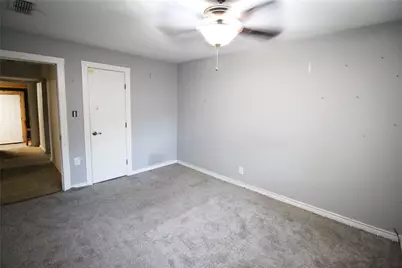 327 W Mulberry Street, Fredericksburg, TX 78624 - Photo 18