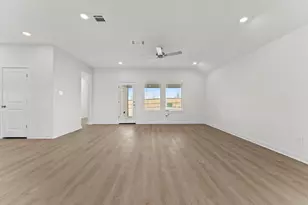 111 Falling Star Cir, San Marcos, TX 78666 - Photo 12