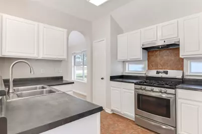 927 Picadilly Drive, Pflugerville, TX 78660 - Photo 10