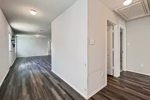 1215 Robbins, San Antonio, TX 78245 - Photo 4