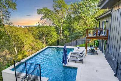 810 N Loop Street, San Marcos, TX 78666 - Photo 2