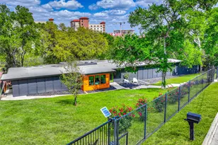 810 N Loop St, San Marcos, TX 78666 - Photo 6