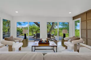 810 N Loop St, San Marcos, TX 78666 - Photo 2