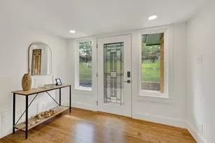 810 N Loop St, San Marcos, TX 78666 - Photo 12