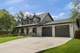 300 E Bluebonnet Ln, Johnson City, TX 78636 - Photo 36