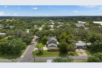 300 E Bluebonnet Lane, Johnson City, TX 78636 - Photo 32